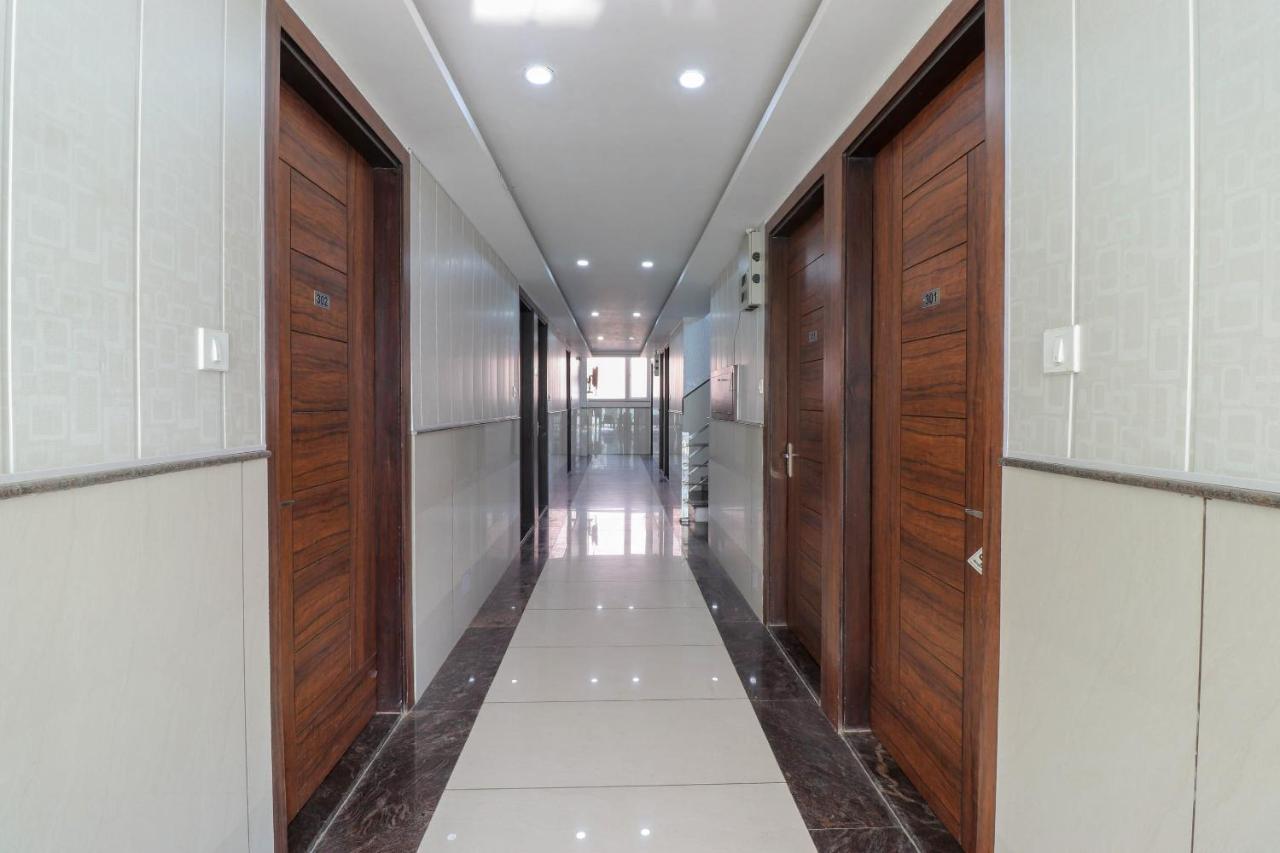 Capital O 76444 Hotel Hill-Top Inn Narendra Nagar Esterno foto